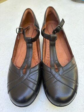 Rockport Black Leather T-Strap Mary Jane Flats